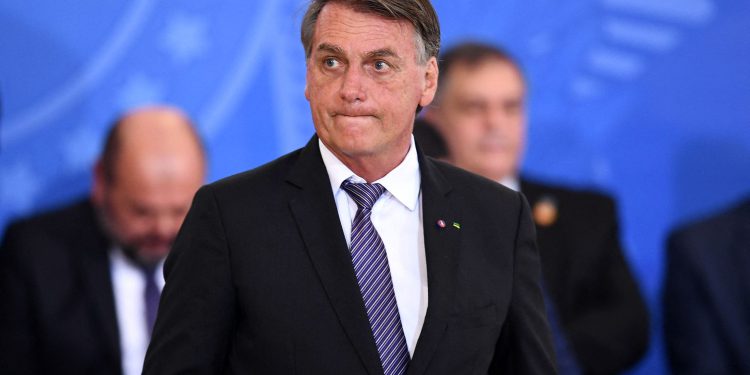 Bolsonaro je postavljen pod kućnim pritvorom usred Brazila izbora prevrtanje sonde