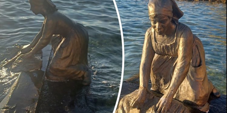 Brončani spomenik pralji u zadarskom zatonu ukraden i netragom nestao, pa ovih dana podignut novi