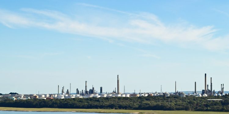 Cijene nafte ispod 67 dolara zbog geopolitičkih napetosti i rasta potražnje