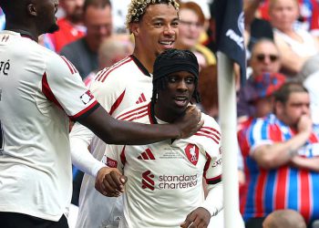Crystal Palace vs Liverpool – FA Community Shield Live: Jeremie Frimpong postiže omamljivanje dok obožavatelji Redsa aplaudiraju pokojnom Diogo Jota nakon što je nova zvijezda Hugo Ekitike postigla nekoliko minuta od svog debija na Wembleyju
