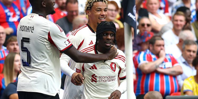 Crystal Palace vs Liverpool – FA Community Shield Live: Jeremie Frimpong postiže omamljivanje dok obožavatelji Redsa aplaudiraju pokojnom Diogo Jota nakon što je nova zvijezda Hugo Ekitike postigla nekoliko minuta od svog debija na Wembleyju