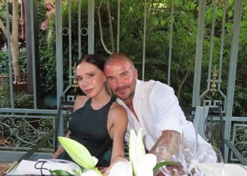 David i Victoria Beckham suočavaju se s svježim srčanim bolovima dok se pojavljuju novi detalji iz govora za obnovu za zavjetu Brooklyna sa suprugom Nicolom Peltz