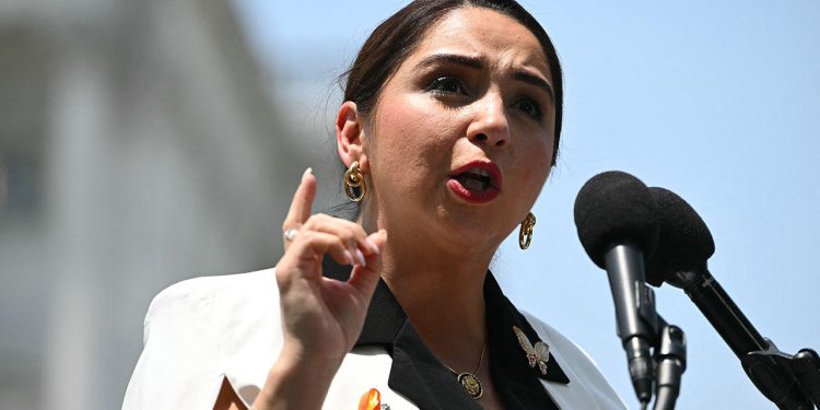 Demokrat kuće kaže da je ponosniji biti gvatemalski od američkog građanina
