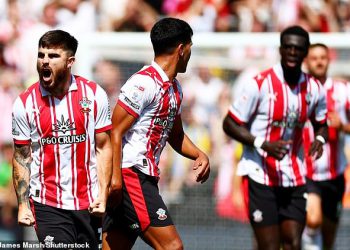 Dobrodošli u prvenstvo, Wrexham! Ambiciozni novi dječaci pokazuju da pripadaju prije nego što je kasni dvostruki dvostruki dvostruki dvostruki dvostruki uvod u drugi sloj nudi