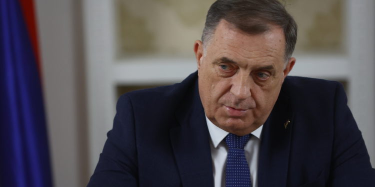 Dodik doživio najveću sramotu ikad i to u Srbiji: Pobjegao posramljen i pognute glave