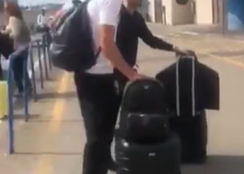 Dolazni Liverpool potpisivanje Giovanni Leoni primijetio je da će se ukrcati na privatni mlaz, s tim da je talent za tinejdžere od 26 milijuna funti za medicinu