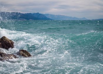 Drama na moru: Spašene obitelji s dvije jedrilice i katamarana kod Visa