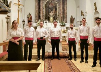 Drveniško kulturno ljeto: Klapa Dežgracija oduševila publiku u crkvi sv. Jurja