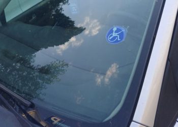 Dubrovčani upozoravaju: Parkinzi su puni BiH automobila s lažnim naljepnicama za osobe s invaliditetom!