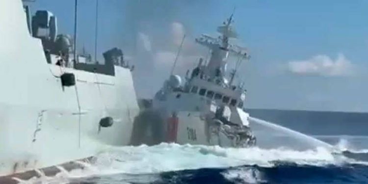 Dva kineska broda sudarila se tijekom potjere za filipinskim brodom