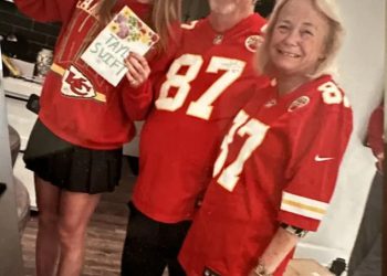 Ed Kelce dijeli sliku Taylor Swift sa svojom pokojnom djevojkom dok Travis i Jasonov tata oplakuje njezinu smrt