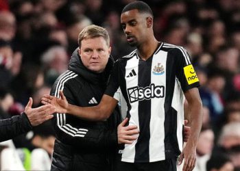 Eddie Howe govori o ‘tužnoj’ izjavi Aleksandra Isaka – i govori mu da šuti – dok se Newcastle bori protiv Liverpoolovog interesa za napadača