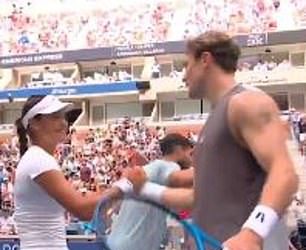 Emma Raducanu dijeli neugodnu razmjenu na mreži s Jackom Draperom nakon što je British NO1 završio partnerstvo s Mixed parovima SAD -a s Carlosom Alcarazom