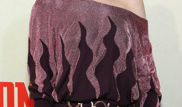 Emma Stone otkriva ponižavajuće pitanje koje je njezina majka pitala Angelinu Jolie o djeci