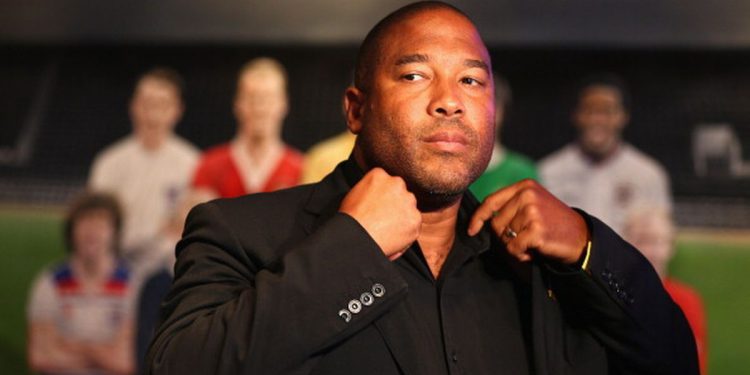 Engleska, legenda John Barnes sve više u nevolji zbog bankrota