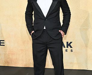 Ex Cash Warren Jessice Alba primijetio je na datum noći s modelom 20 godina, njegov junior usred razvoda