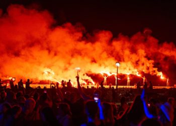 FEŠTA ZA PAMĆENJE NA MALOM DRVENIKU Alen Nižetić rasplesao cijeli otok