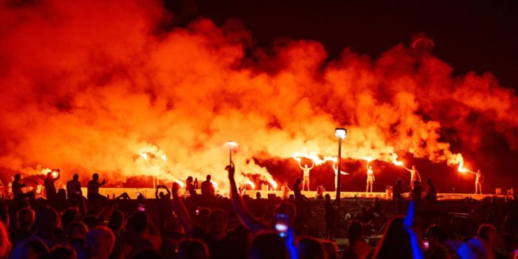 FEŠTA ZA PAMĆENJE NA MALOM DRVENIKU Alen Nižetić rasplesao cijeli otok