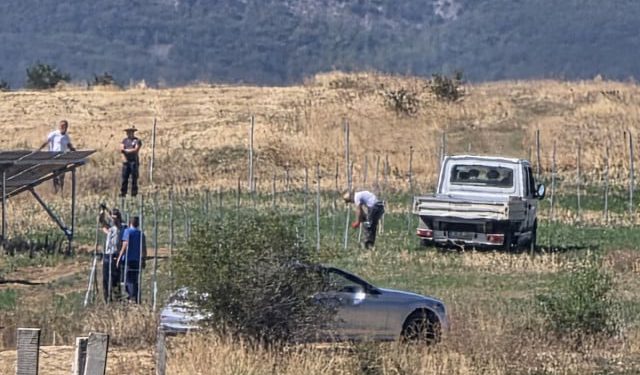 FOTO ‘Ćićko’ nastavlja s gradnjom solarne elektrane bez valjane dozvole, danas se i osobno ‘ukazao’ na gradilištu