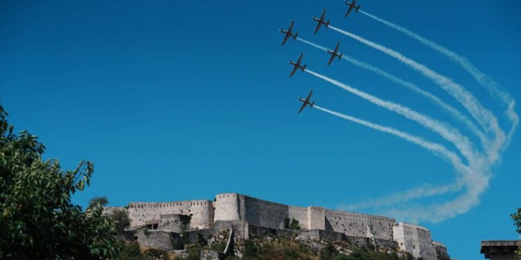 FOTO Krila Oluje oduševila Knin, pogledajte fascinantne fotografije