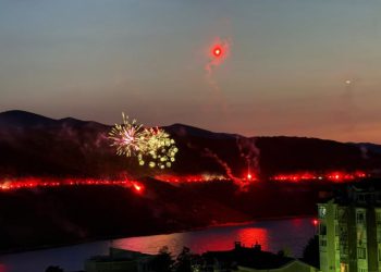 FOTO Neum je gorio povodom 30. obljetnice Oluje