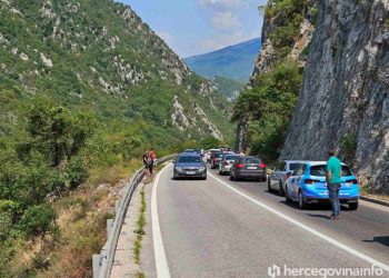 FOTO Teška prometna nesreća na mostu Bijela, cesta M-17 blokirana u oba smjera