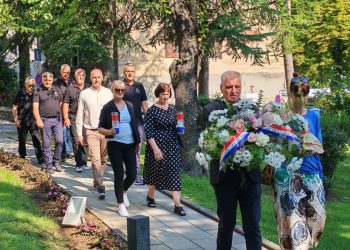 FOTOGALERIJA Polaganjem vijenaca započelo obilježavanje Dana Grada Sinja