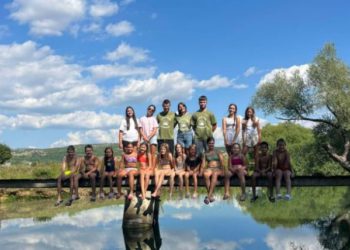 FOTO/VIDEO Čarolija kampa Naturaleza u Livnu: Na rijeci Sturbi djeca mijenjaju mobitele za logorsku vatru i prijateljstva