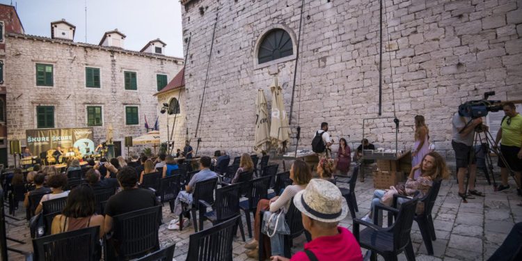 Festival ŠKURE poziva na sudjelovanje u OFF programu: šaljite svoju poeziju i prozu