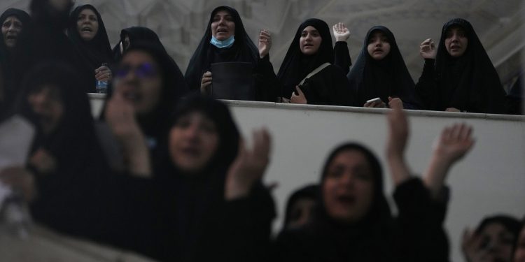 Francuska, Njemačka i Velika Britanija spremne ponovno uvesti sankcije Iranu