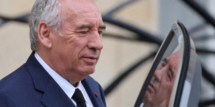 Francuski premijer: Svake sekunde nam je dug veći za 5000 eura