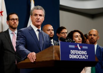 Gavin Newsom potpisuje Bill koji predlaže nove kongresne karte u Kaliforniji kao odgovor na napore u Teksasu da doda pet mjesta GOP -a