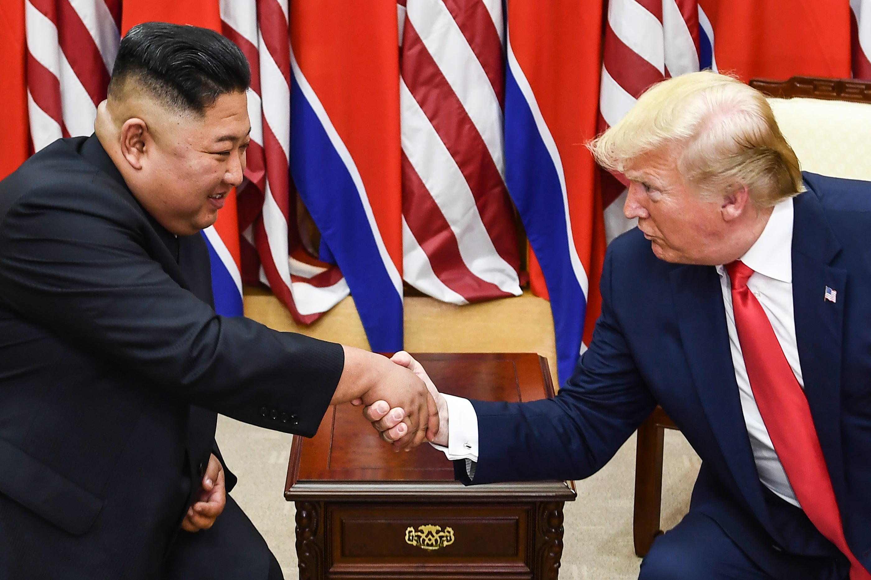 Vođa Sjeverne Koreje Kim Jong Un i Trump sastali su se na južnoj strani vojske demarkacijske linije koja dijeli Sjevernu i Južnu Koreju 2019. godine