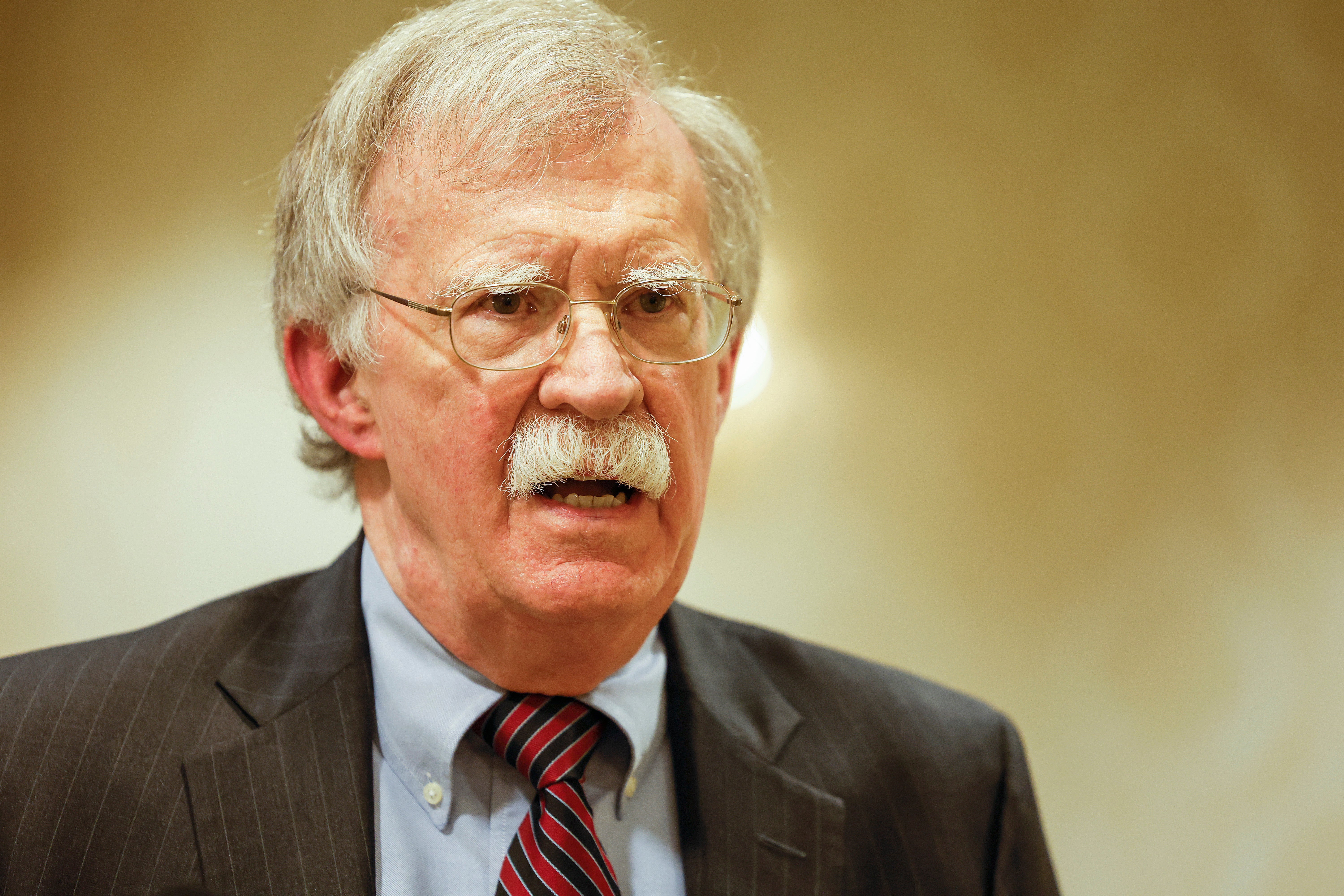 John Bolton rekao je da je sastanak s Putinom na Aljasci bio sličan Trumpovom planiranom sastanku 2019. s talibanom u Camp Davidu
