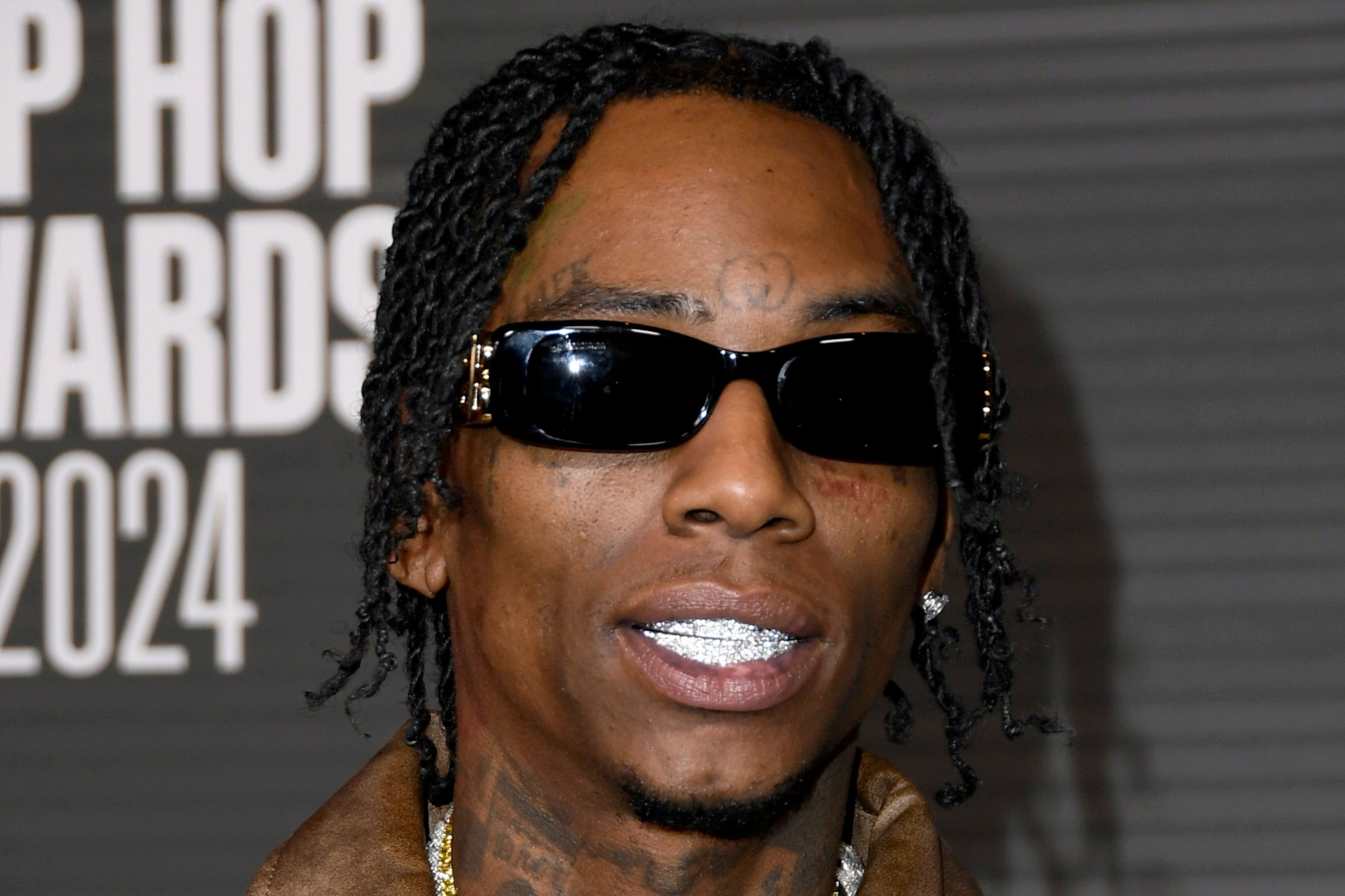 Rač za reper (Soulja Boy) bio je pritvoren u nedjelju ujutro pod sumnjom da je osuđen kazneni zločin u posjedu vatrenog oružja, prema policijskoj upravi u Los Angelesu