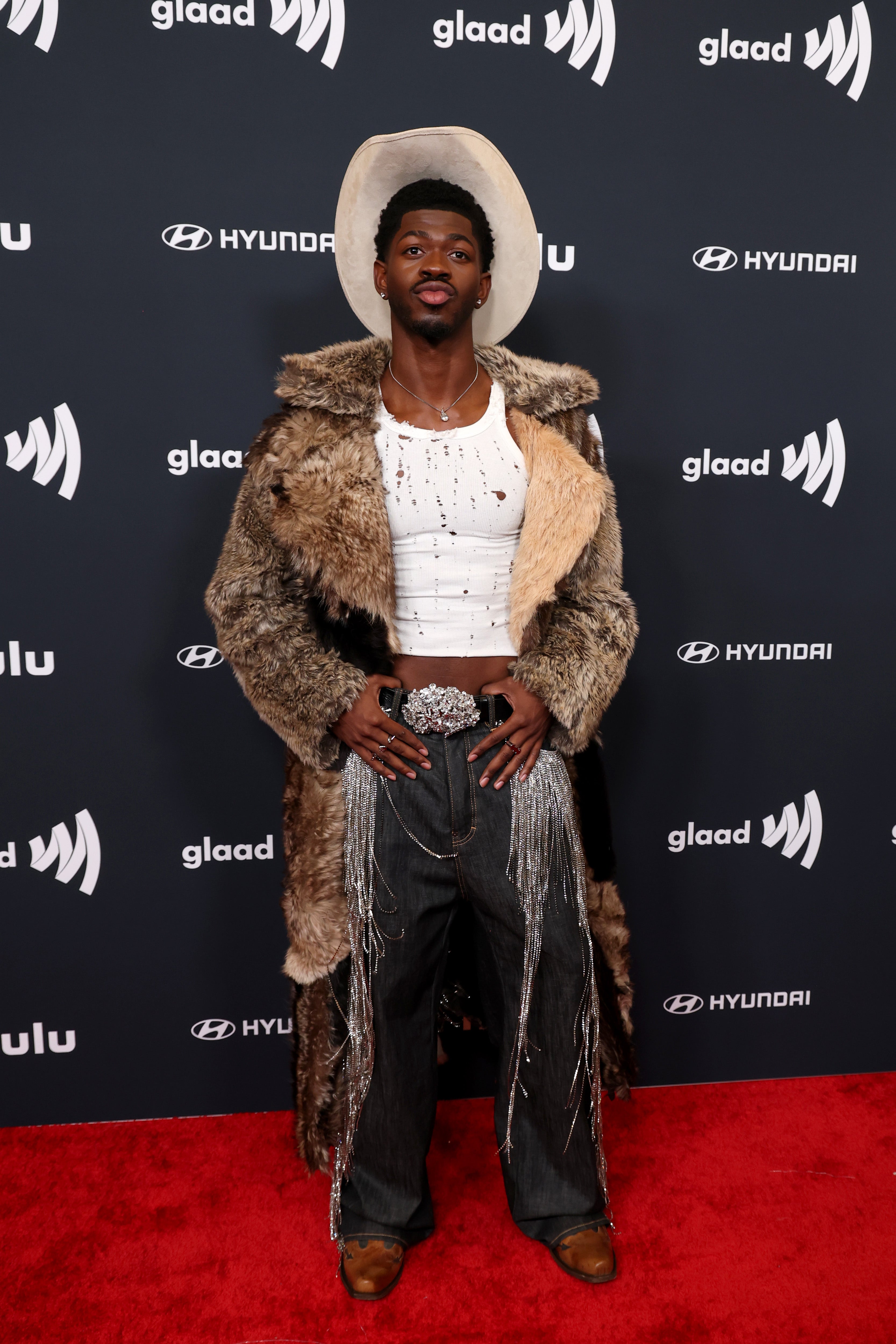 Reper Lil Nas X hospitaliziran je zbog sumnje na predoziranje i zatvoren zbog sumnje da je optužio policiju u ulici Los Angeles, prema policajcima