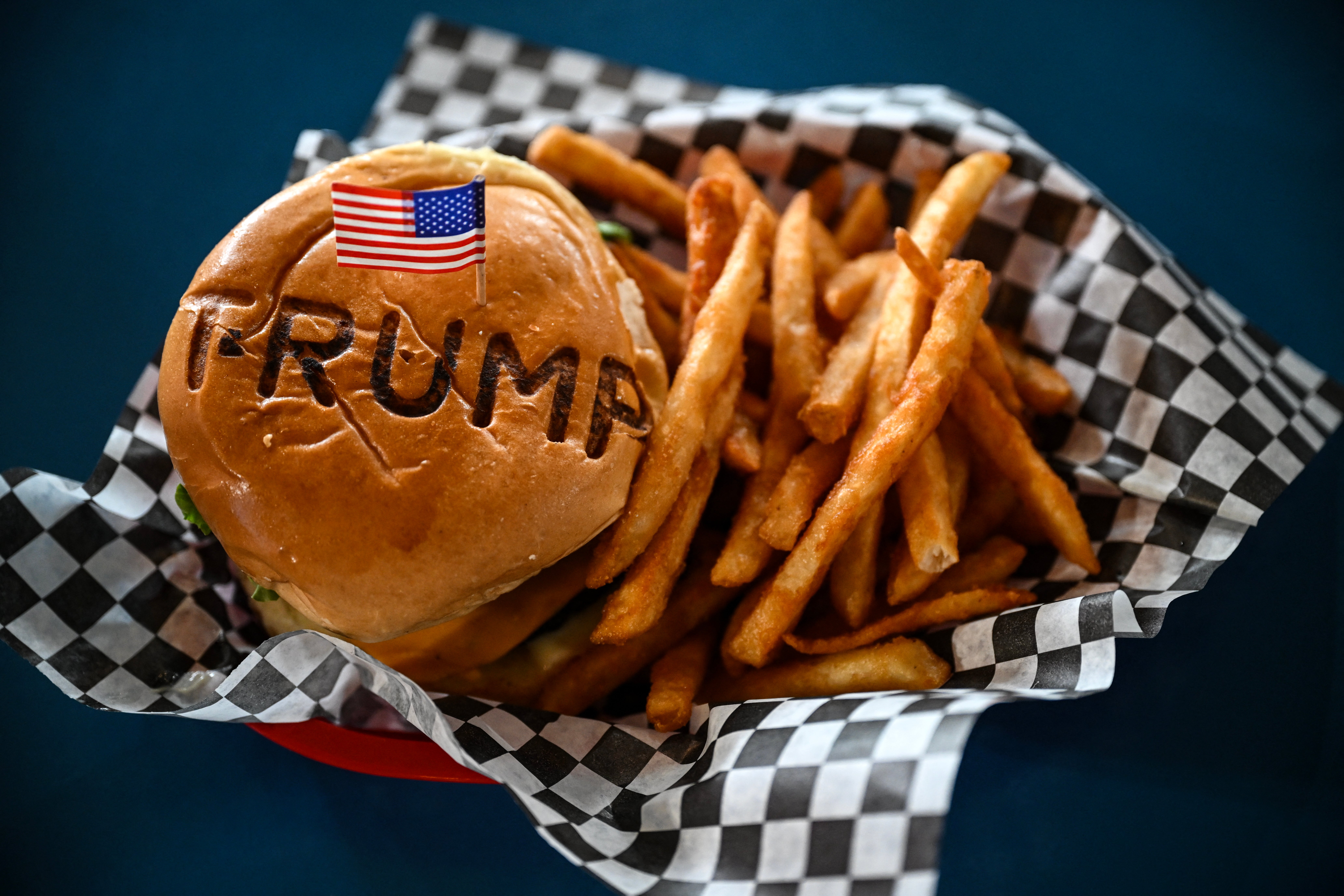 Restoran Trump Burger započeo je u Bellvilleu u Teksasu