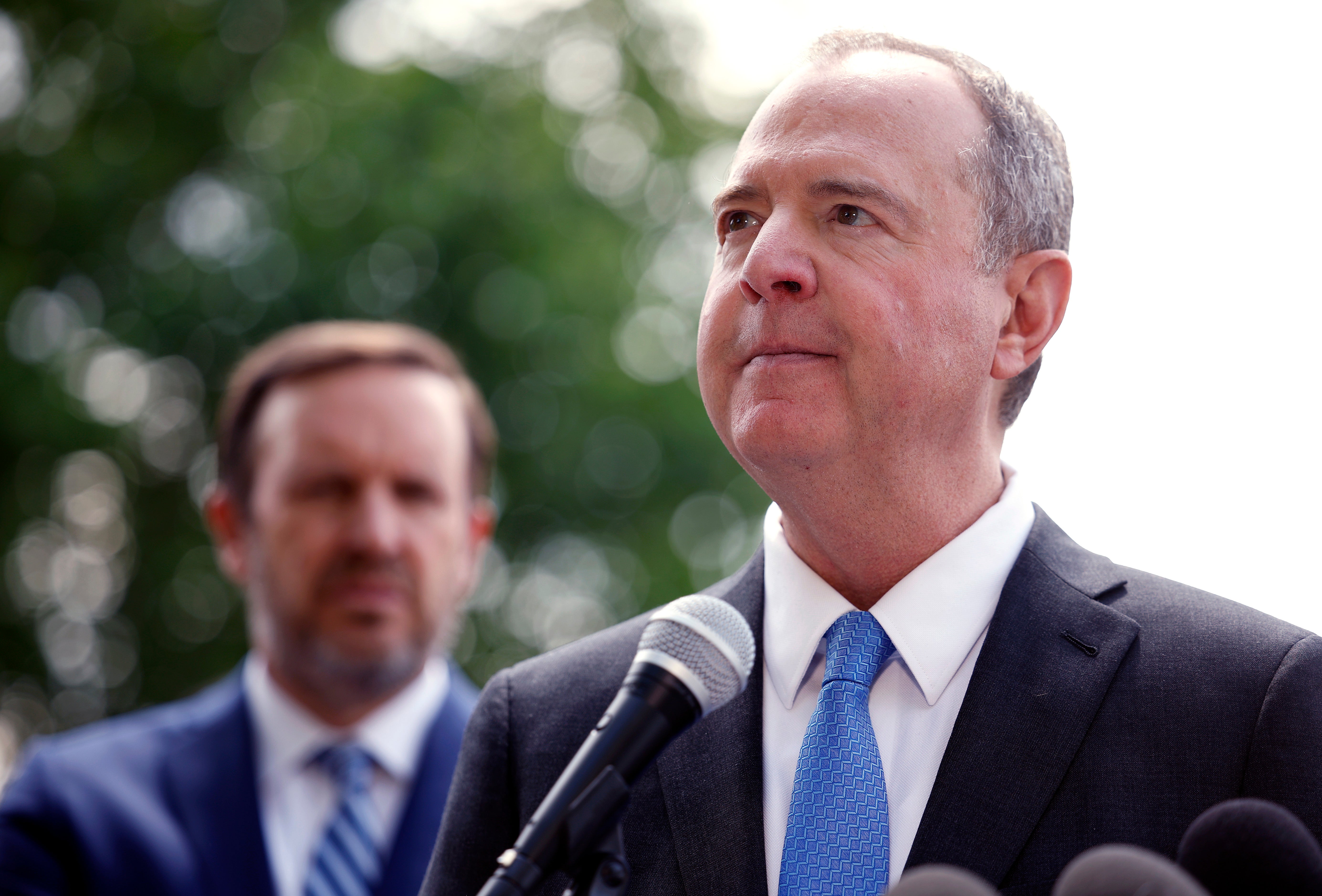Kalifornijski demokratski senator Adam Schiff suočen je s saveznom kriminalističkom istragom nakon što je optužen za sudjelovanje u hipotekarnim prijevarama