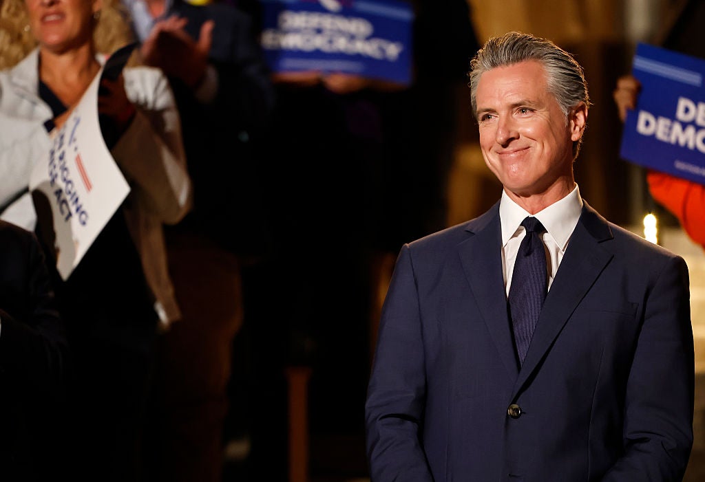 Gavin Newsom predstavio je plan da zaobiđe neovisnu komisiju za preraspodjelu svoje države u četvrtak u izravnom izazovu teksaškim republikancima