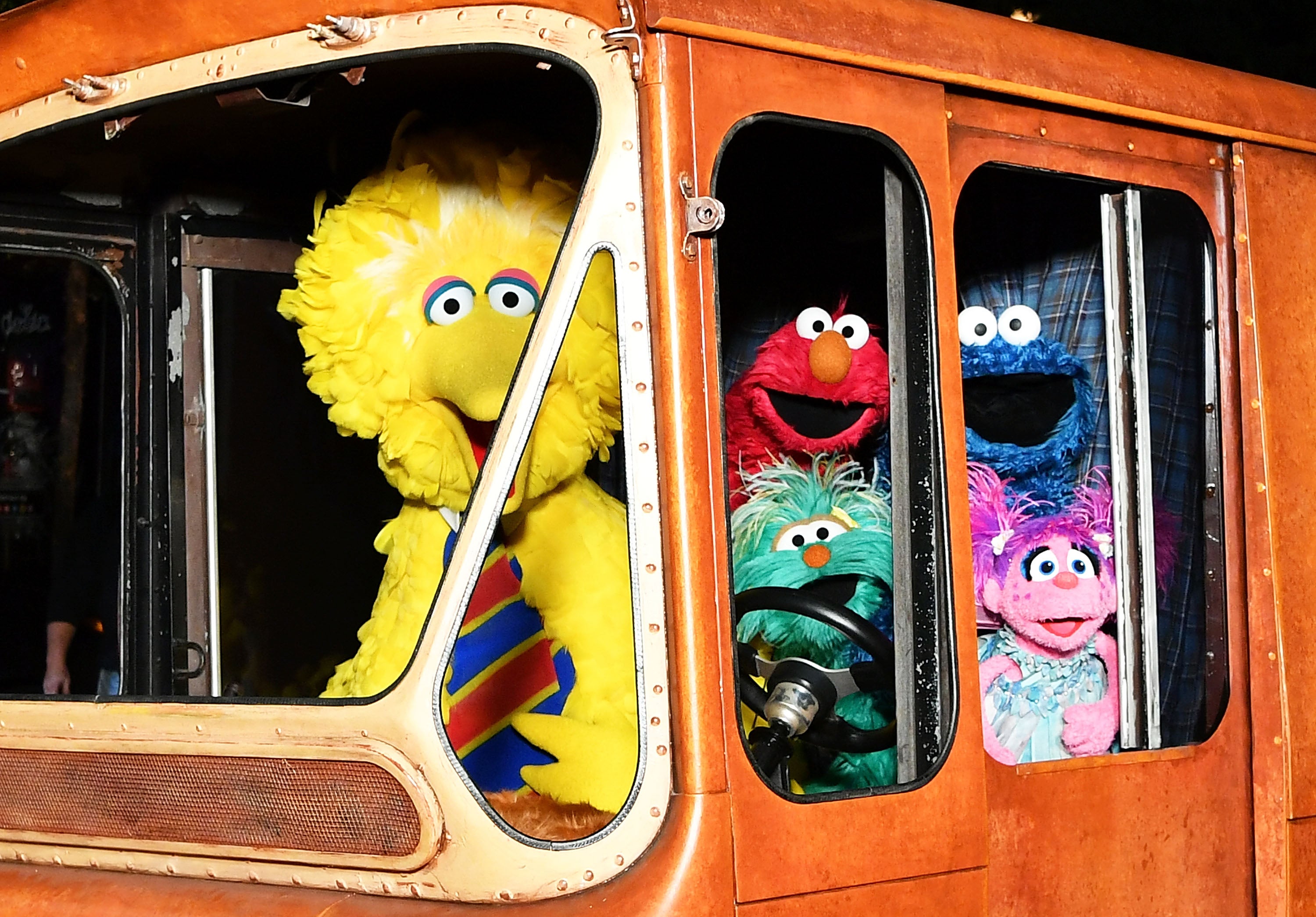 Likovi ulice Sesame Big Bird Bird, Elmo, Monster Cookie i Abby Cadabby pohađaju HBO premijeru 'Sesame Street's Magical Wand Chase'
