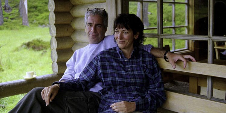 Ghislaine Maxwell tiho se preselio s Floride u zatvor u Teksasu dok odvjetnici traže Trumpa pomilovanje: Izvještaj