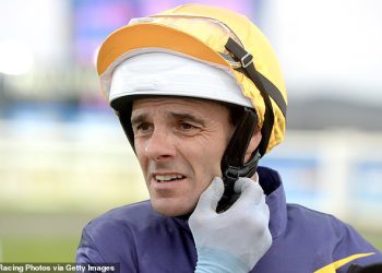 Gledajte kako se sukobljava trenutak Top Jockey rasno zlostavlja aboridžine na videu