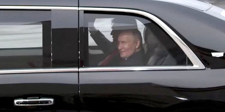 Govori li Putin engleski? Politicos i stručnjaci se odvajaju kao da se svijet pita što su lideri rekli u stražnjem sjedalu Trumpove zvijeri