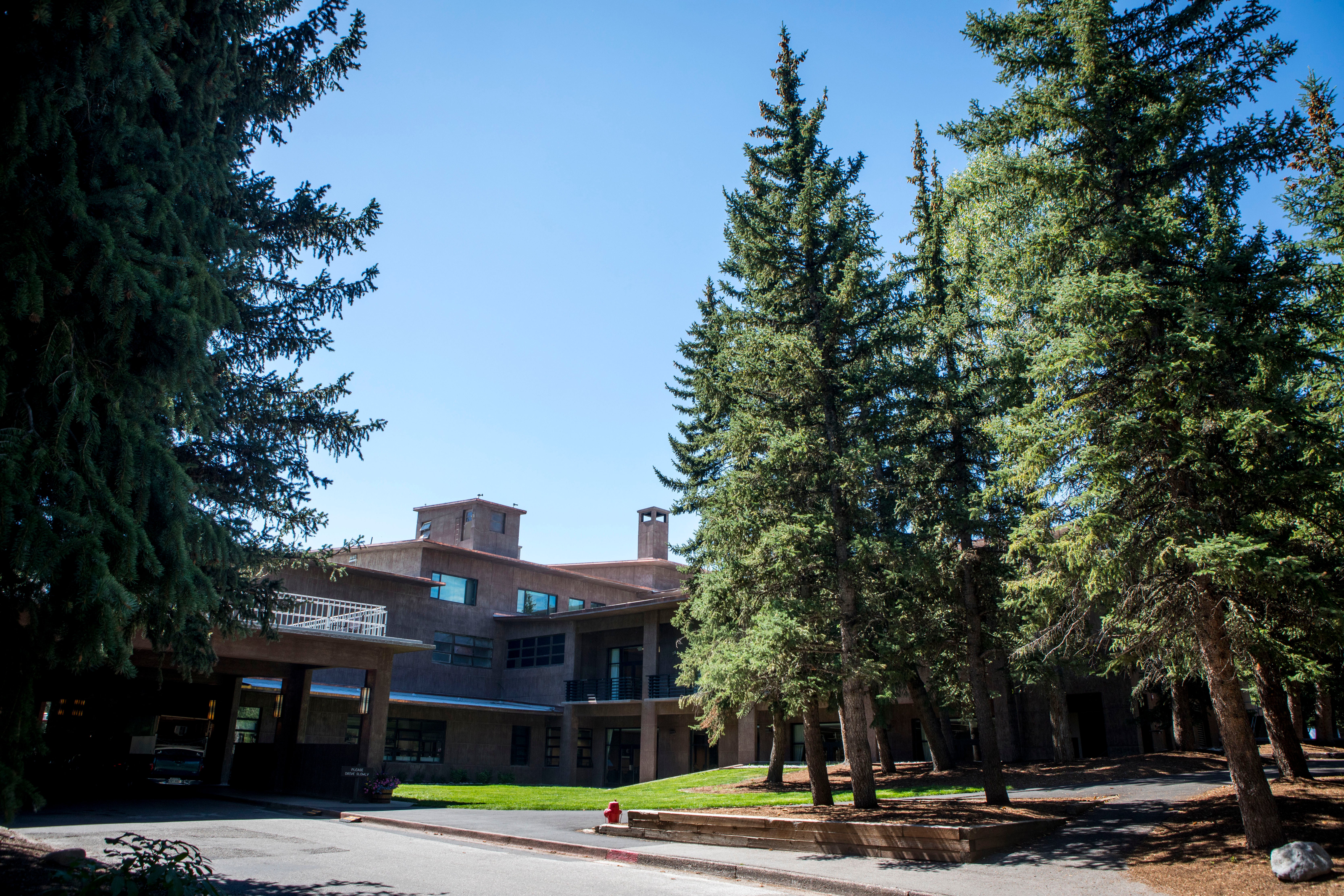 Datoteka - Vanjska Jackson Lake Lodge vidi se u Moranu, Wy., 25. kolovoza 2023. (AP Photo/Amber Baesler, File)