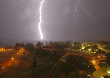 Grmljavinska bomba pogodila dio Hrvatske: ‘Kakav monstrum od sustava, preko 5000 munja’