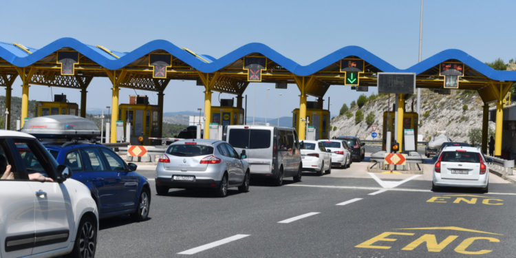 HAC za produljeni vikend zaradio milijune na cestarinama, evo na što se troši taj novac