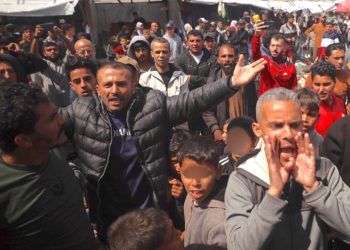 Hamas se suočava s rastućim reakcijom dok Gazani govore unatoč rizicima