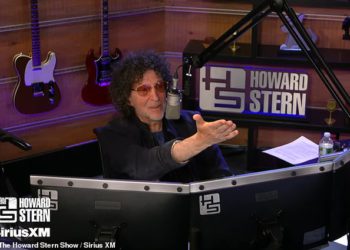 Howard Stern Insiders prolijeva na ‘Očajni’ Shock Jock ljeto nemira … i ponižavajuća kockanja kako bi spasila karijeru