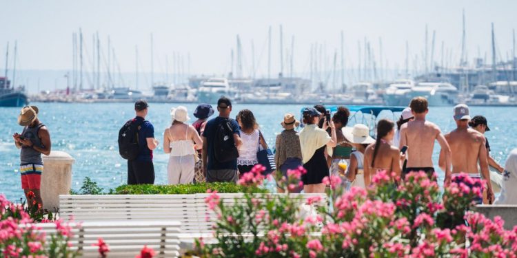 Hrvatski turizam bilježi pad u srpnju, manje domaćih i stranih gostiju