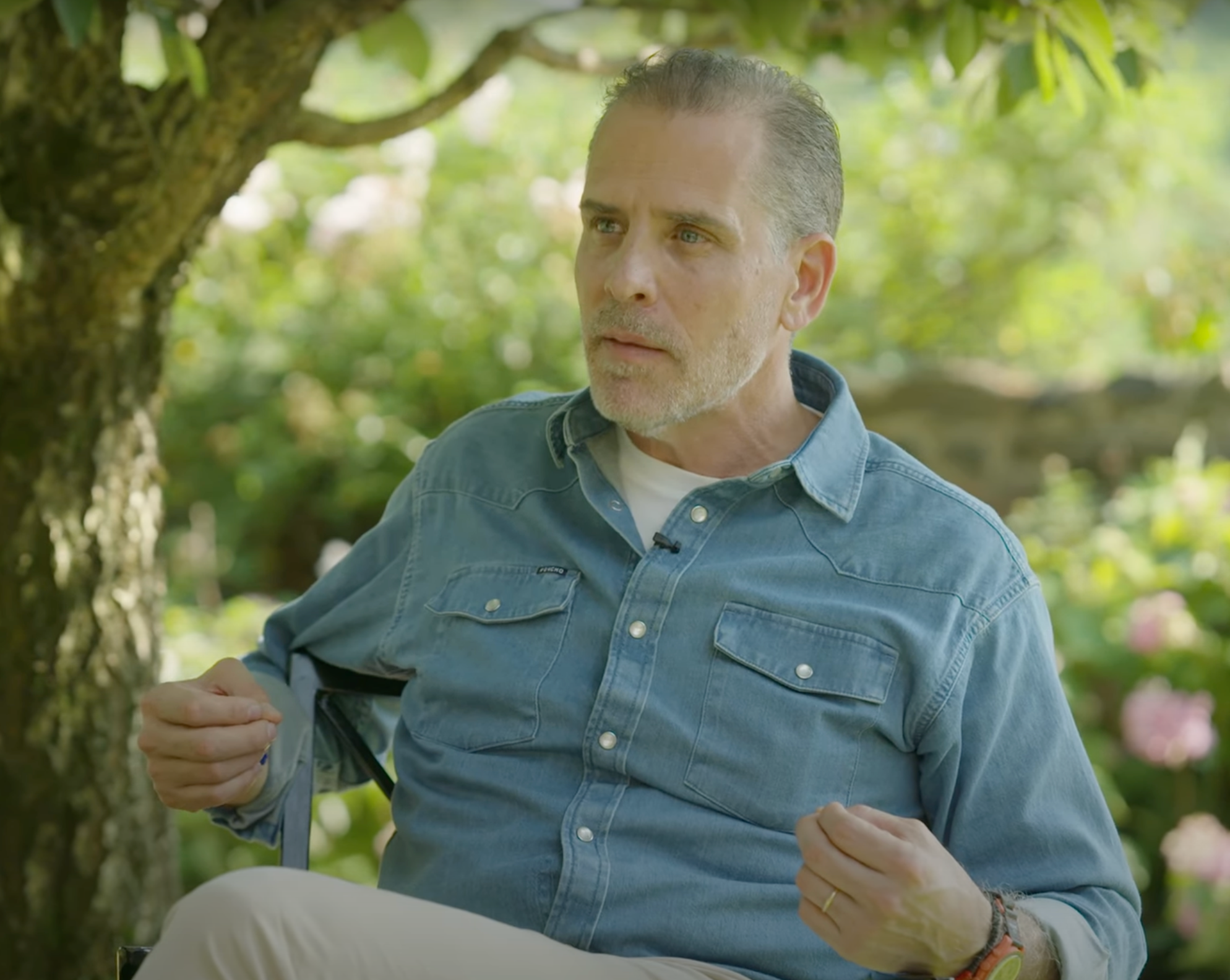 Hunter Biden sjedio za svoj original s YouTuberom Andrewom Callaghanom u srpnju